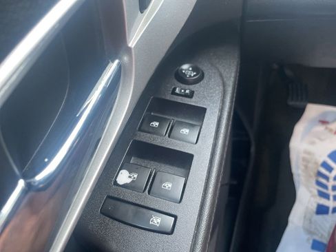 Used 2017 Chevrolet Equinox LT FWD image 19