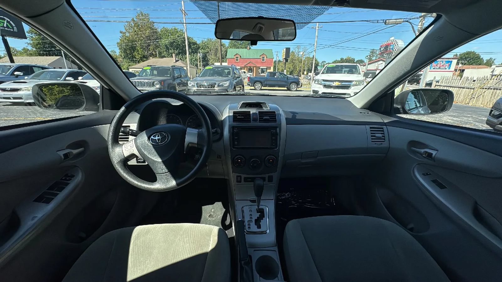 Used 2013 Toyota Corolla LE FWD image 9