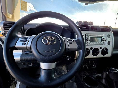 Used 2014 Toyota FJ Cruiser 4WD w/ Convenience Package image 15