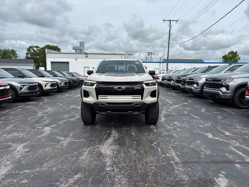 New 2026 Chevrolet Colorado ZR2 w/ Technology Package AWD/4WD image 2