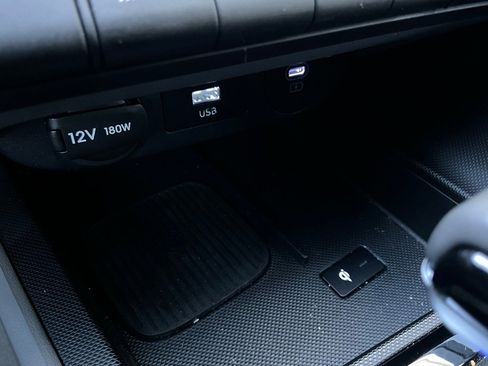 Used 2025 Hyundai Elantra SEL image 25