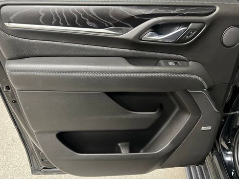 Used 2022 GMC Yukon XL Denali image 44