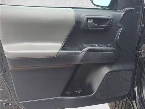 Used 2017 Toyota Tacoma SR RWD image 6