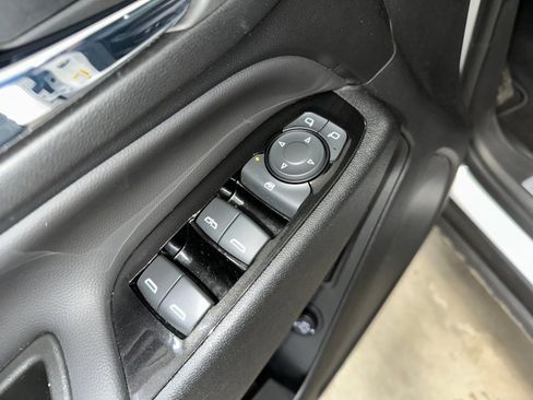 Certified 2023 Chevrolet Equinox Premier image 8