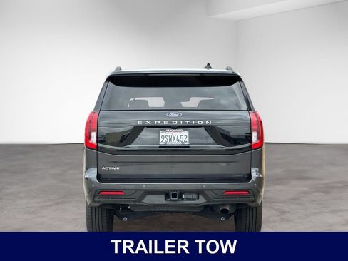 Used 2025 Ford Expedition Active AWD/4WD image 4