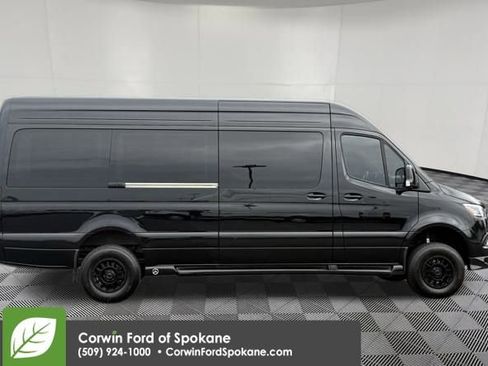 Used 2025 Mercedes-Benz Sprinter 2500 image 10