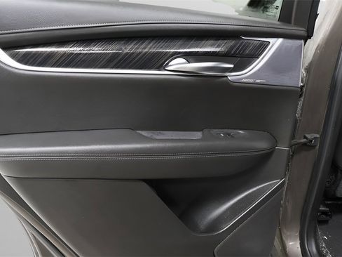 Used 2020 Cadillac XT6 Premium Luxury image 24