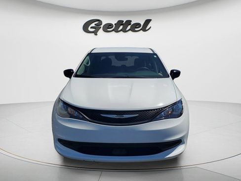 Used 2024 Chrysler Voyager LX image 8