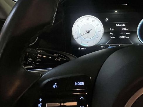 Used 2023 Hyundai Elantra Limited image 23