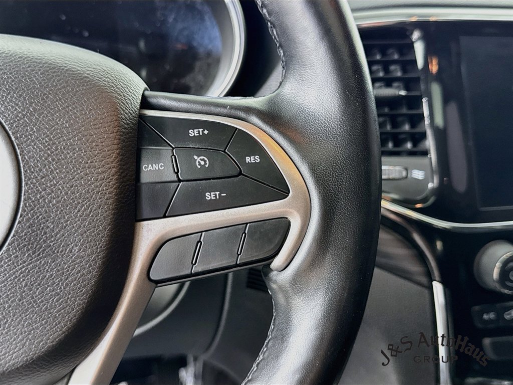 Used 2021 Jeep Grand Cherokee Laredo X AWD/4WD image 14