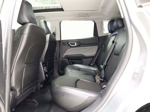 Used 2022 Jeep Compass Latitude w/ Sun and Sound Group FWD image 24