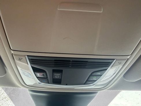 Used 2023 Acura TLX image 21