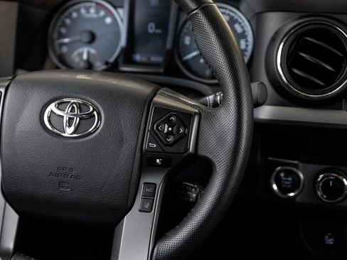 Used 2019 Toyota Tacoma TRD Sport w/ Technology Package image 27