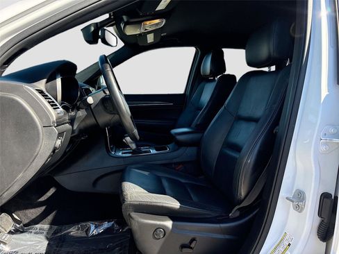 Used 2019 Jeep Grand Cherokee Limited image 23