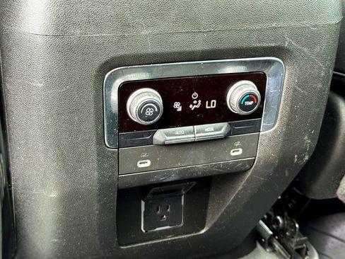 Used 2023 Chevrolet Suburban Z71 AWD/4WD image 22