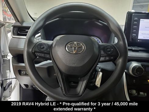 Used 2019 Toyota RAV4 LE AWD/4WD image 8