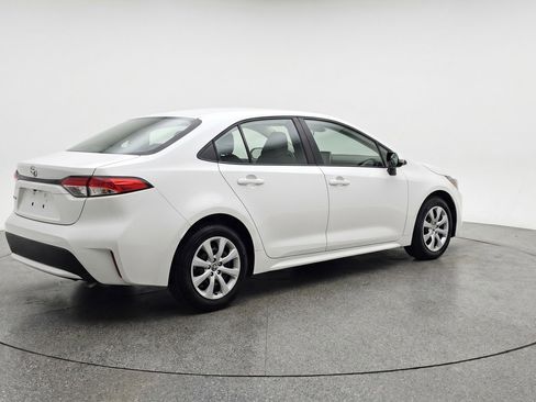 Used 2025 Toyota Corolla LE FWD image 9