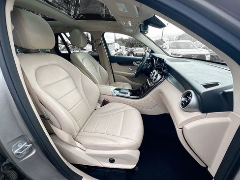 Used 2021 Mercedes-Benz GLC 300 GLC 300 w/ Premium Package image 28