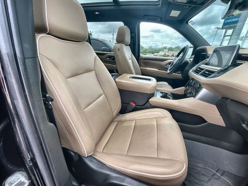 Used 2023 Chevrolet Suburban Premier RWD image 29