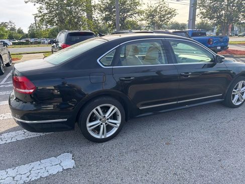 Used 2014 Volkswagen Passat TDI SE image 16