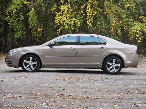 Used 2008 Chevrolet Malibu LT w/ Premium Audio Package image 2