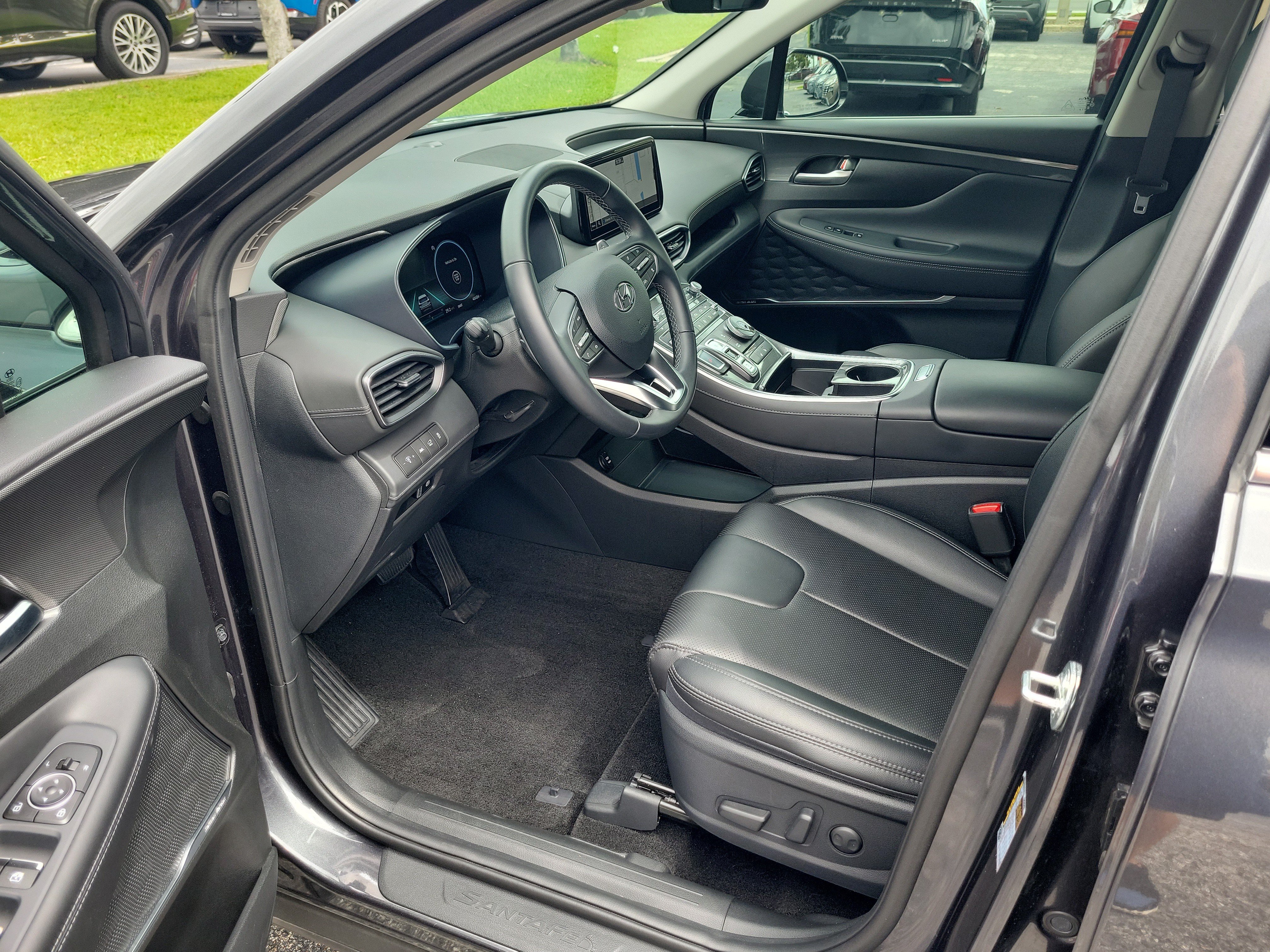 Used 2023 Hyundai Santa Fe SEL w/ Premium Package FWD image 12