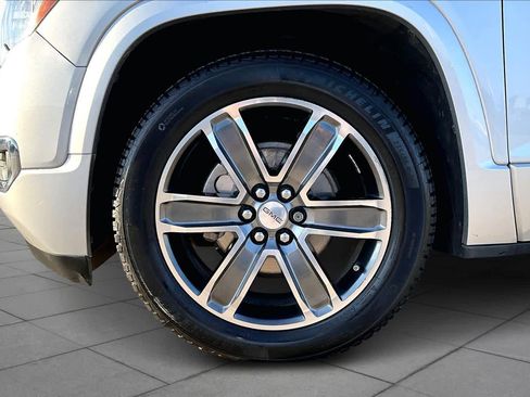 Used 2017 GMC Acadia Denali image 10