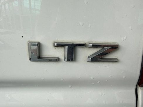 Used 2023 Chevrolet Silverado 1500 LTZ w/ LTZ Premium Package AWD/4WD image 12
