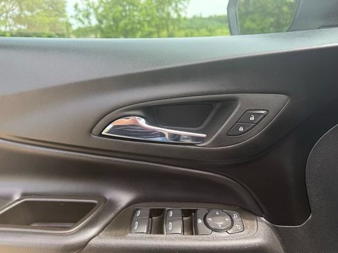 Used 2023 Chevrolet Equinox LT FWD image 26