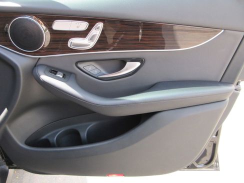 Used 2020 Mercedes-Benz GLC 300 4MATIC Coupe image 24
