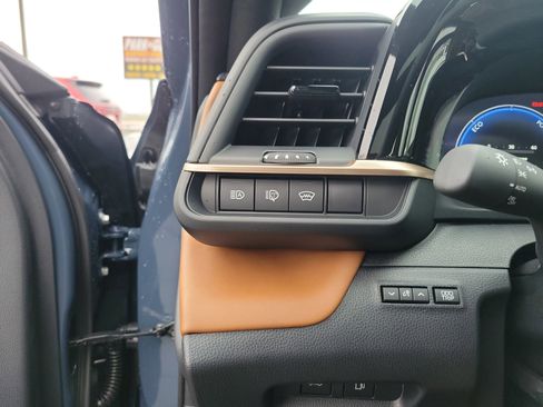 New 2025 Toyota Crown Signia image 20