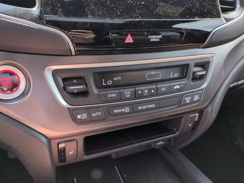 Used 2025 Honda Passport EX-L image 17