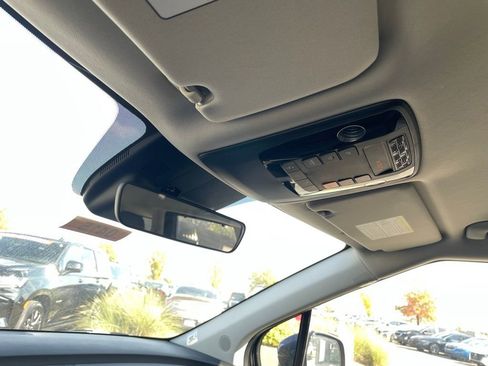 New 2026 Kia Carnival EX image 21