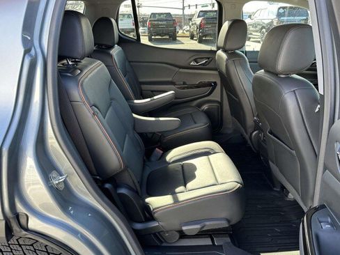 Used 2023 GMC Acadia AT4 w/ Technology Package image 9