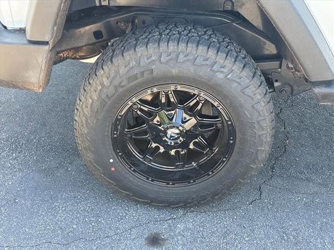 Used 2014 Jeep Wrangler Sport w/ Quick Order Package 24S AWD/4WD image 10