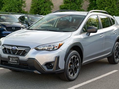 Used 2023 Subaru Crosstrek 2.0i AWD/4WD image 3