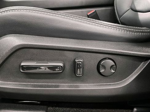 Used 2025 Honda Pilot Touring image 40