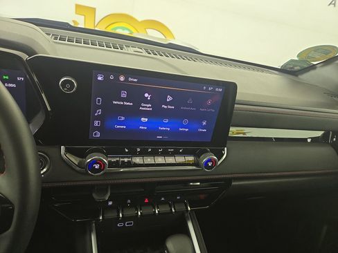 Used 2024 Chevrolet Colorado Z71 w/ LPO, Dark Essentials Package image 21