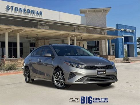 Used 2024 Kia Forte LXS image 1