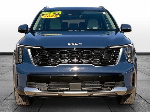 Used 2025 Kia Sorento S image 3