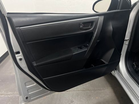 Used 2014 Toyota Corolla L FWD image 11