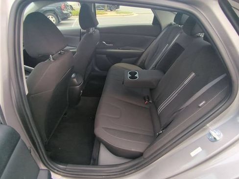Used 2025 Hyundai Elantra SEL FWD image 34