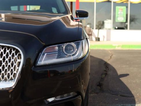 Used 2019 Lincoln Continental Select w/ Continental Climate Package image 11