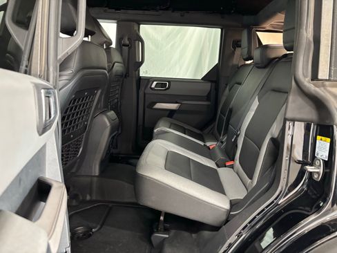 Used 2022 Ford Bronco Black Diamond image 13