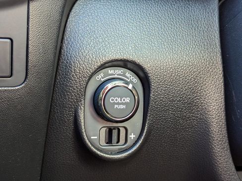 Used 2011 Kia Soul + w/ Audio Pkg image 24