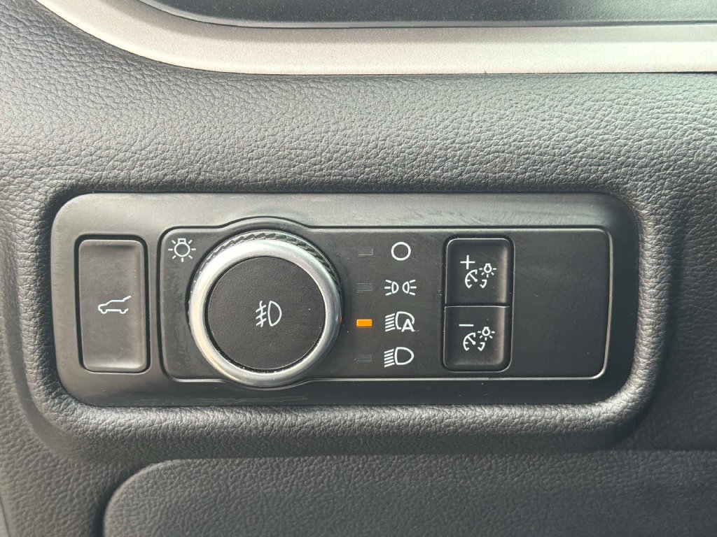 Used 2023 Ford Explorer XLT w/ Equipment Group 202A AWD/4WD image 34