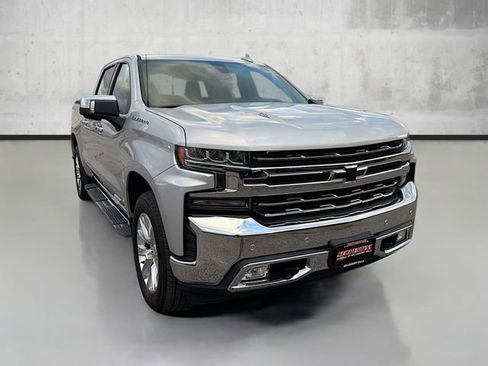 Used 2019 Chevrolet Silverado 1500 LTZ w/ LTZ Premium Package image 3