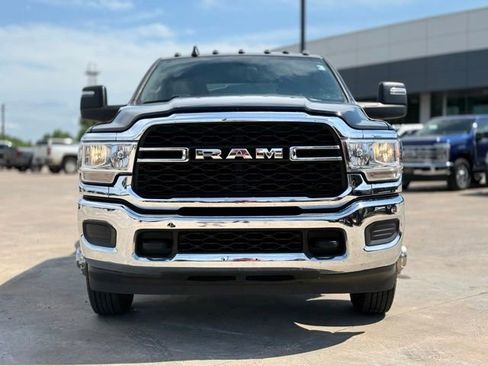 Used 2024 RAM 3500 Tradesman w/ Chrome Appearance Group AWD/4WD image 3