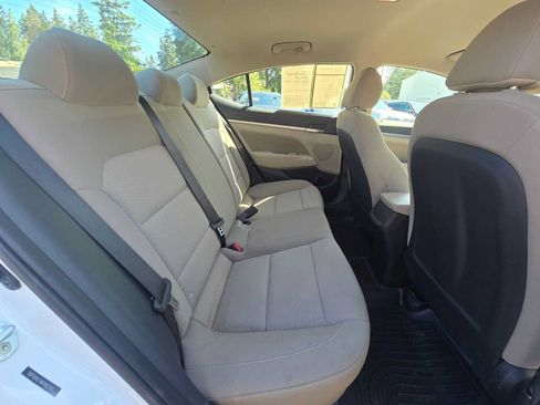 Used 2019 Hyundai Elantra SEL FWD image 12