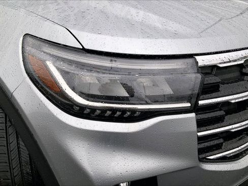 Used 2025 Ford Explorer Active w/ Active Comfort Package RWD image 26